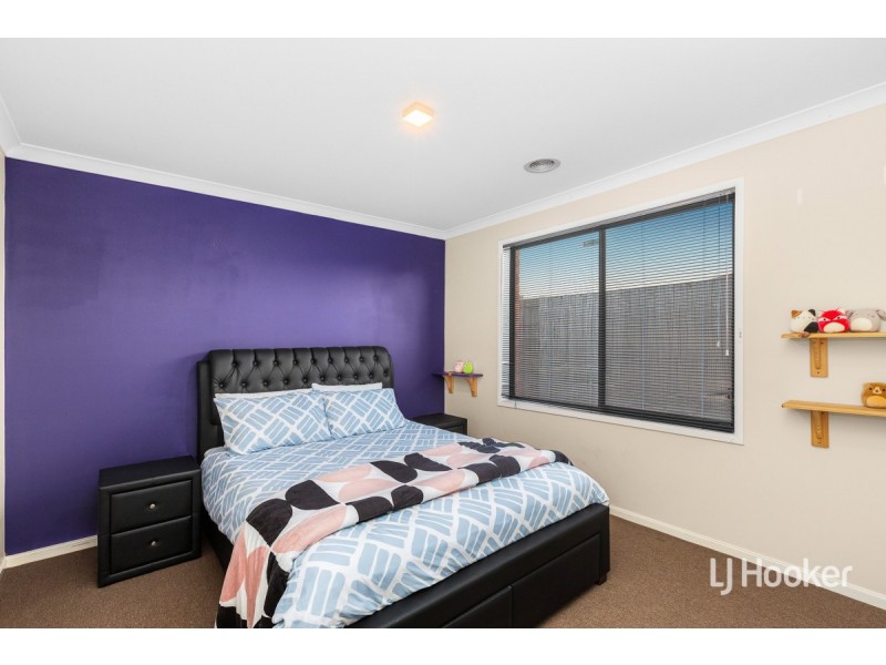 32 Teatree Terrace, Point Cook VIC 3030