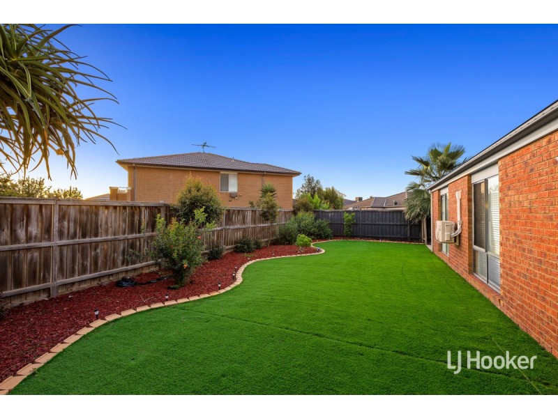 32 Teatree Terrace, Point Cook VIC 3030