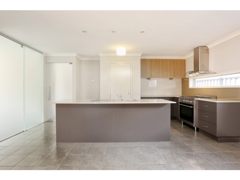 72 Brownlow Drive, Point Cook VIC 3030