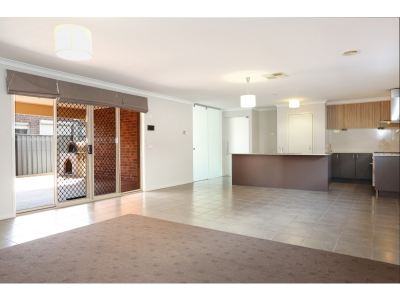 72 Brownlow Drive, Point Cook VIC 3030