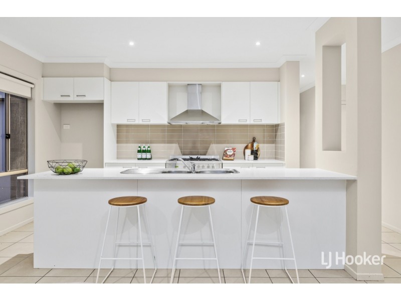 23 Beachside Crescent, Point Cook VIC 3030