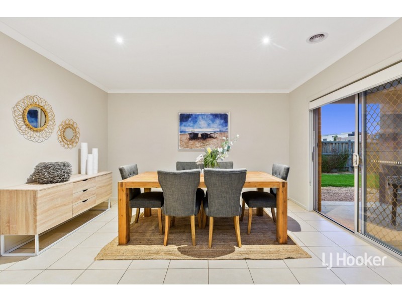 23 Beachside Crescent, Point Cook VIC 3030