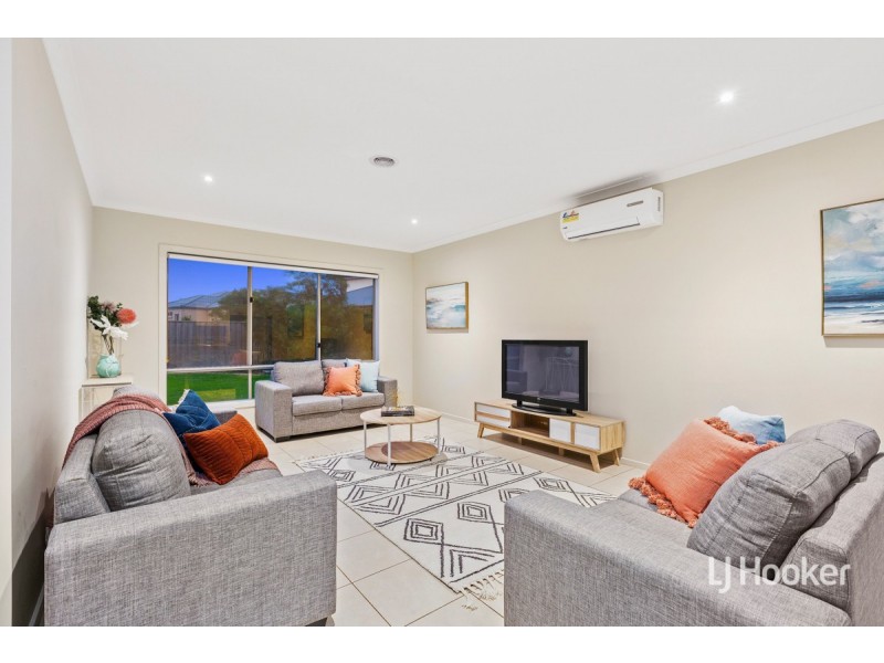 23 Beachside Crescent, Point Cook VIC 3030