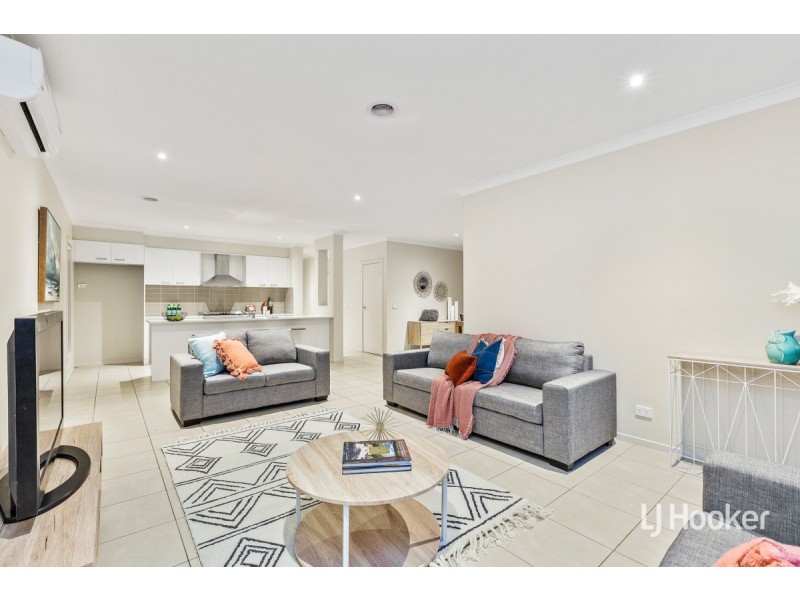 23 Beachside Crescent, Point Cook VIC 3030