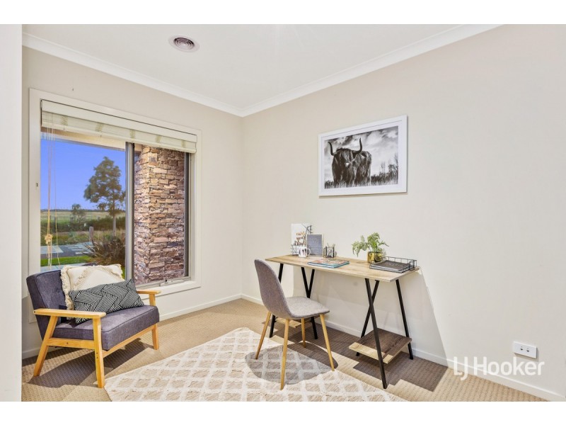 23 Beachside Crescent, Point Cook VIC 3030