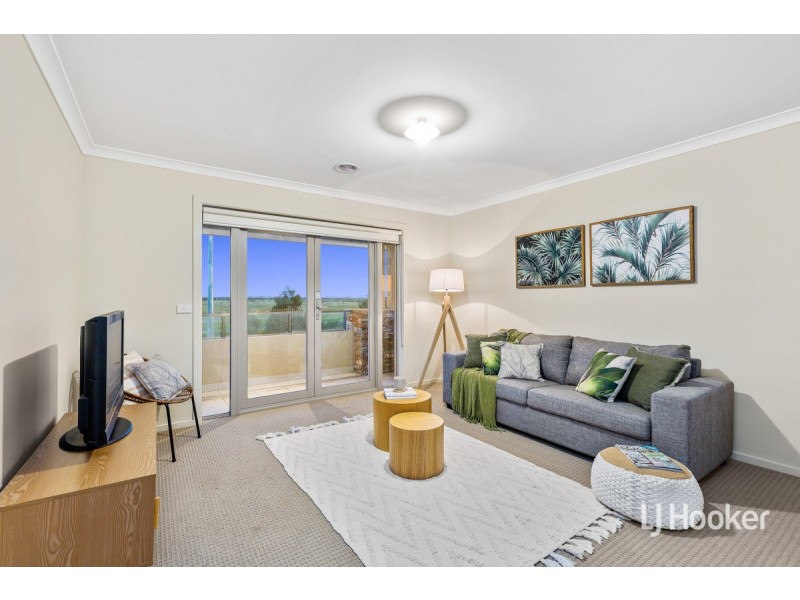 23 Beachside Crescent, Point Cook VIC 3030