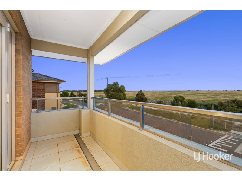 23 Beachside Crescent, Point Cook VIC 3030