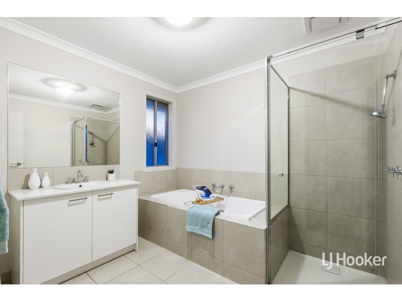 23 Beachside Crescent, Point Cook VIC 3030