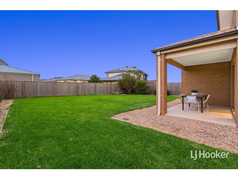 23 Beachside Crescent, Point Cook VIC 3030