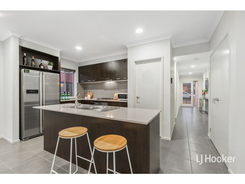 30 Terrene Terrace, Point Cook VIC 3030