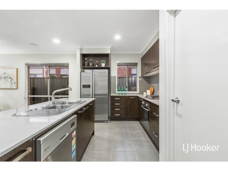 30 Terrene Terrace, Point Cook VIC 3030