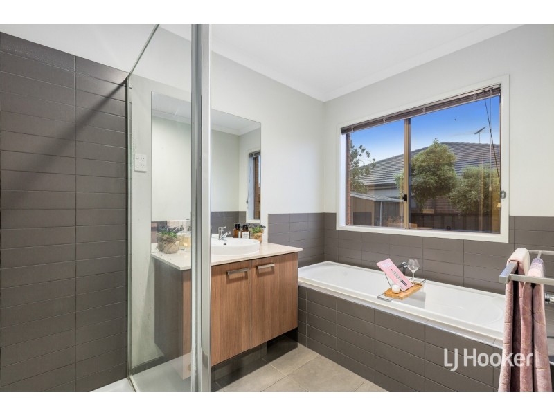 30 Terrene Terrace, Point Cook VIC 3030