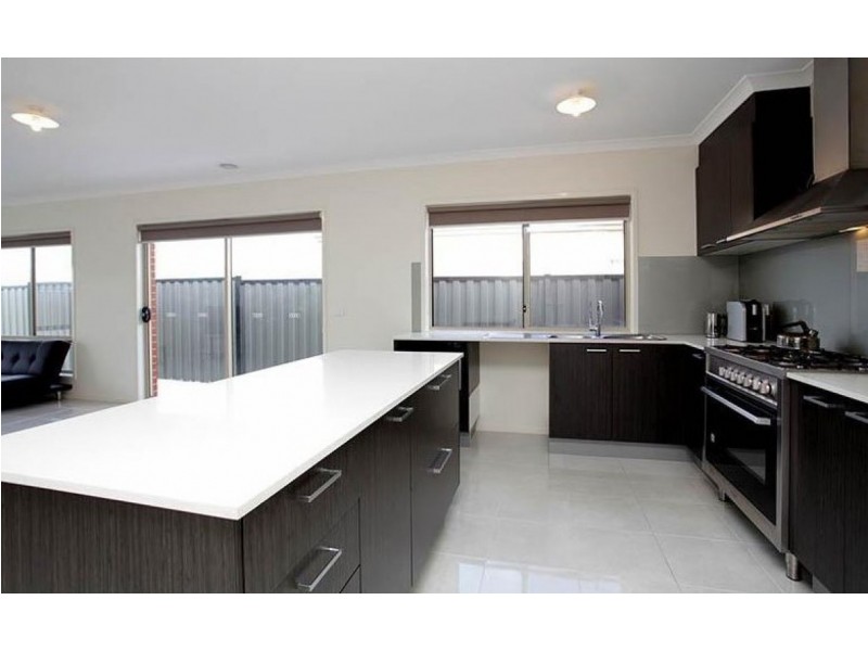 10 Garland Terrace, Point Cook VIC 3030