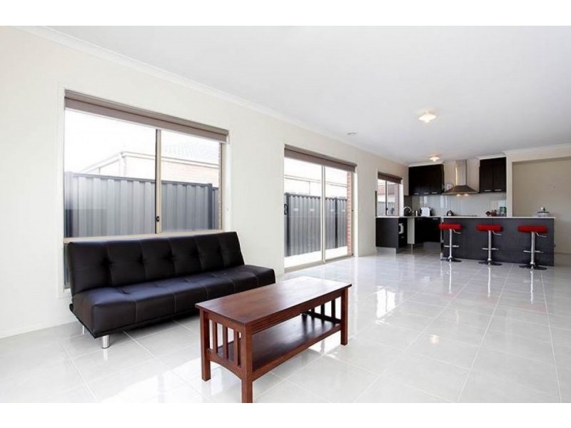 10 Garland Terrace, Point Cook VIC 3030