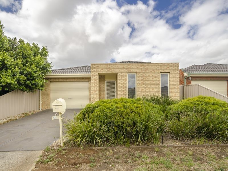 11 Licodia Avenue, Point Cook VIC 3030