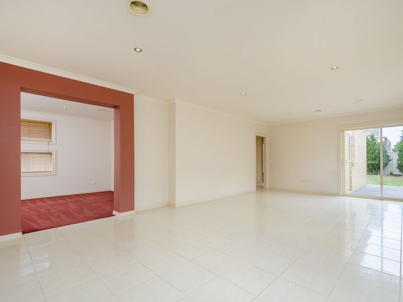 11 Licodia Avenue, Point Cook VIC 3030