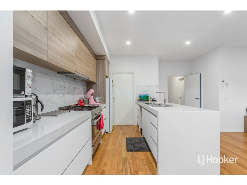 40 Honolulu Drive, Point Cook VIC 3030