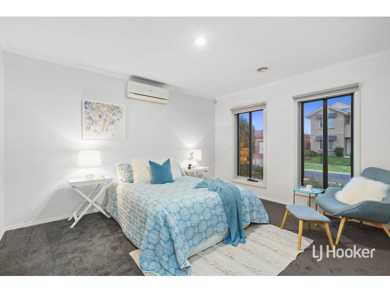 13 May Gibbs Circle, Point Cook VIC 3030