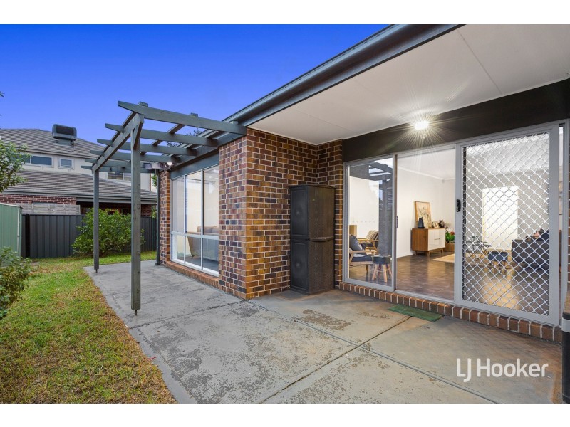 13 May Gibbs Circle, Point Cook VIC 3030