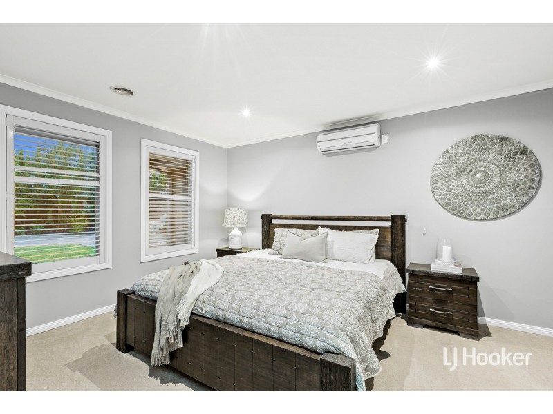 2 Manhattan Close, Sanctuary Lakes VIC 3030