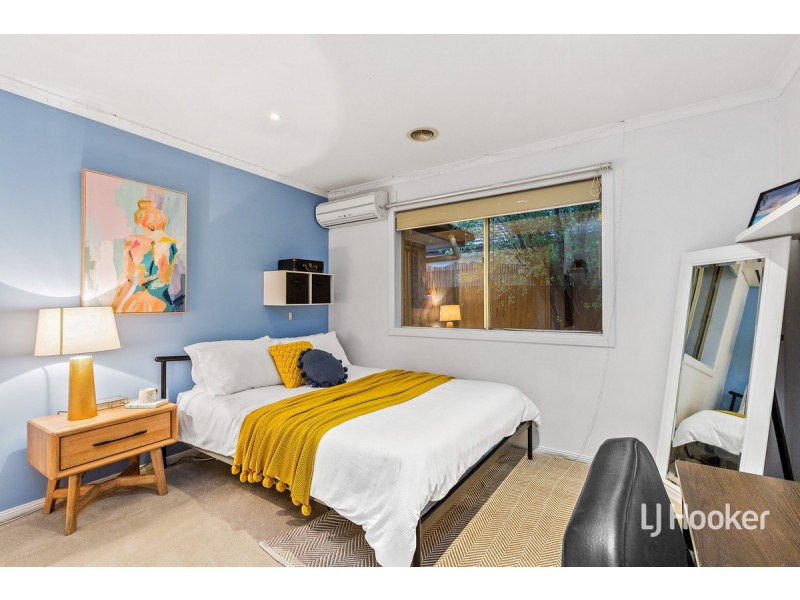 2 Manhattan Close, Sanctuary Lakes VIC 3030