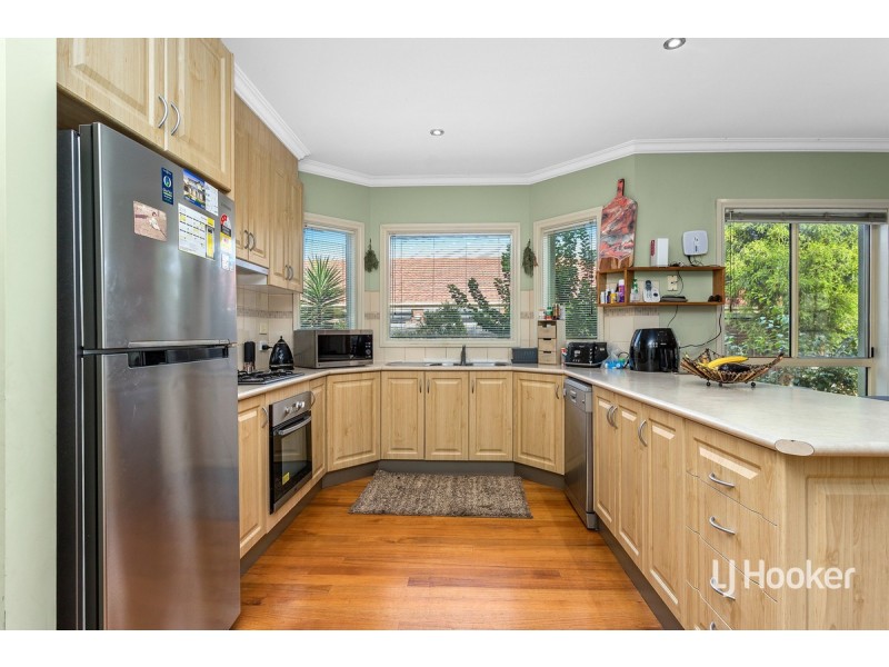 21 Creswick Drive, Point Cook VIC 3030