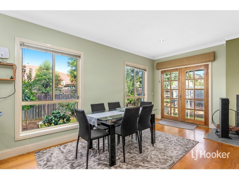 21 Creswick Drive, Point Cook VIC 3030