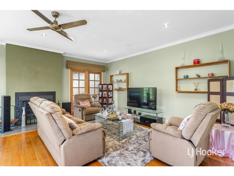 21 Creswick Drive, Point Cook VIC 3030