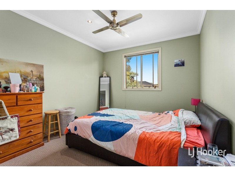 21 Creswick Drive, Point Cook VIC 3030