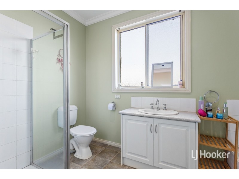 21 Creswick Drive, Point Cook VIC 3030