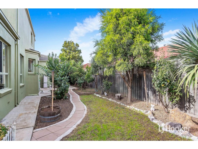 21 Creswick Drive, Point Cook VIC 3030