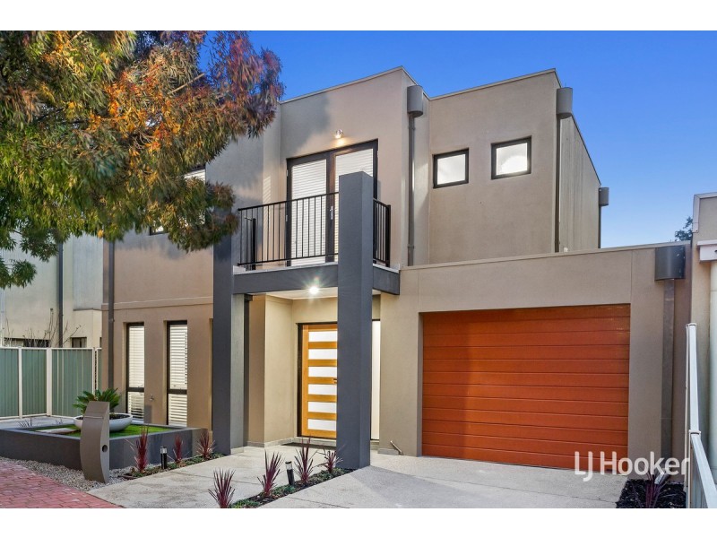 1 Friar Park Place, Point Cook VIC 3030