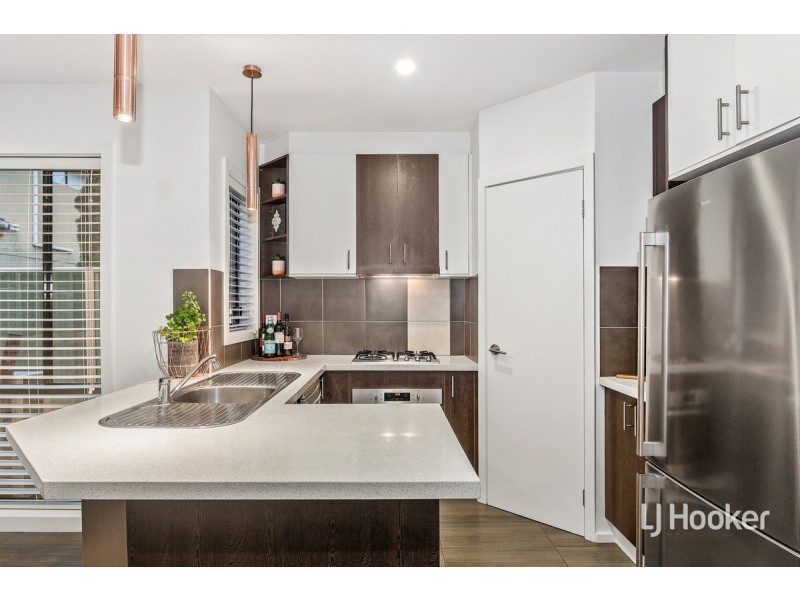 1 Friar Park Place, Point Cook VIC 3030