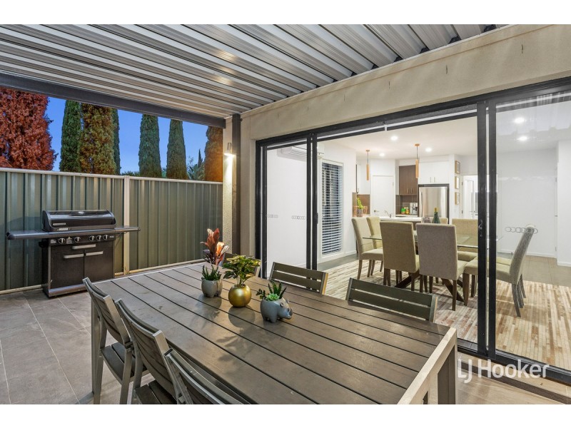 1 Friar Park Place, Point Cook VIC 3030