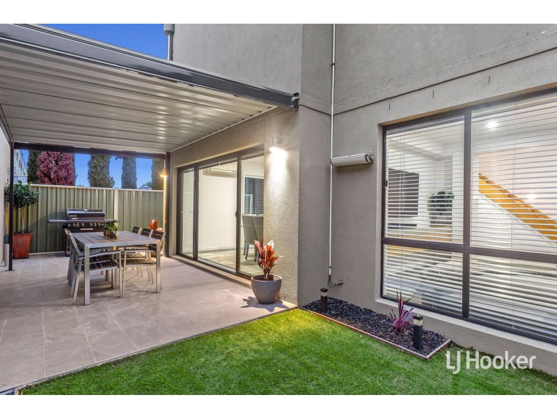 1 Friar Park Place, Point Cook VIC 3030