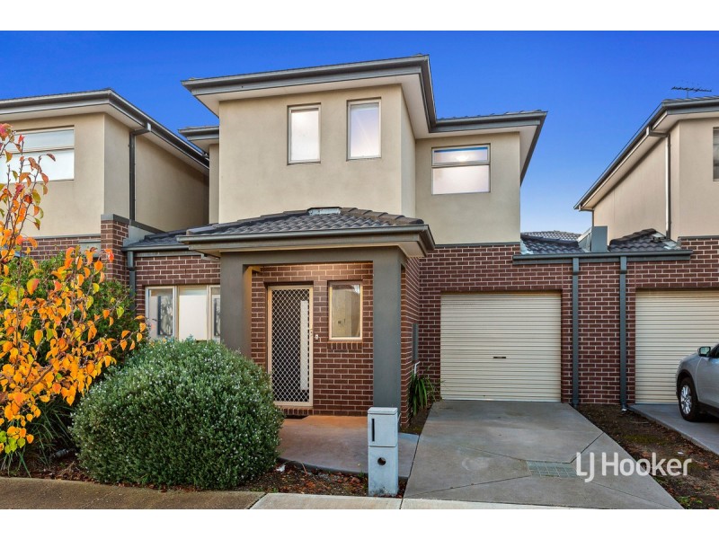 2B Corboy Close, Point Cook VIC 3030