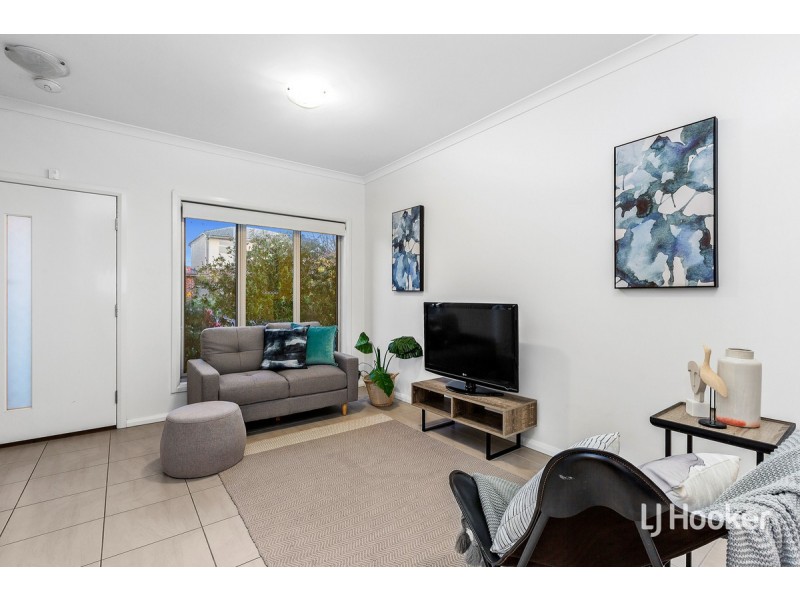 2B Corboy Close, Point Cook VIC 3030