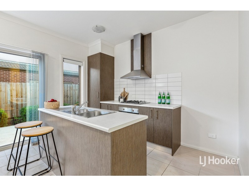 2B Corboy Close, Point Cook VIC 3030