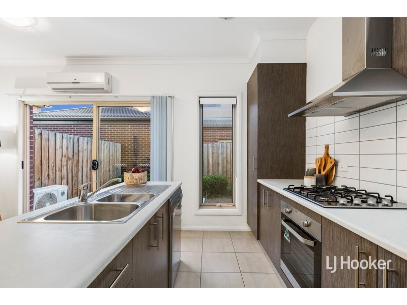 2B Corboy Close, Point Cook VIC 3030