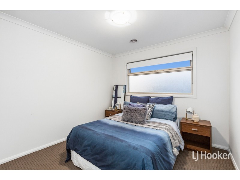 2B Corboy Close, Point Cook VIC 3030