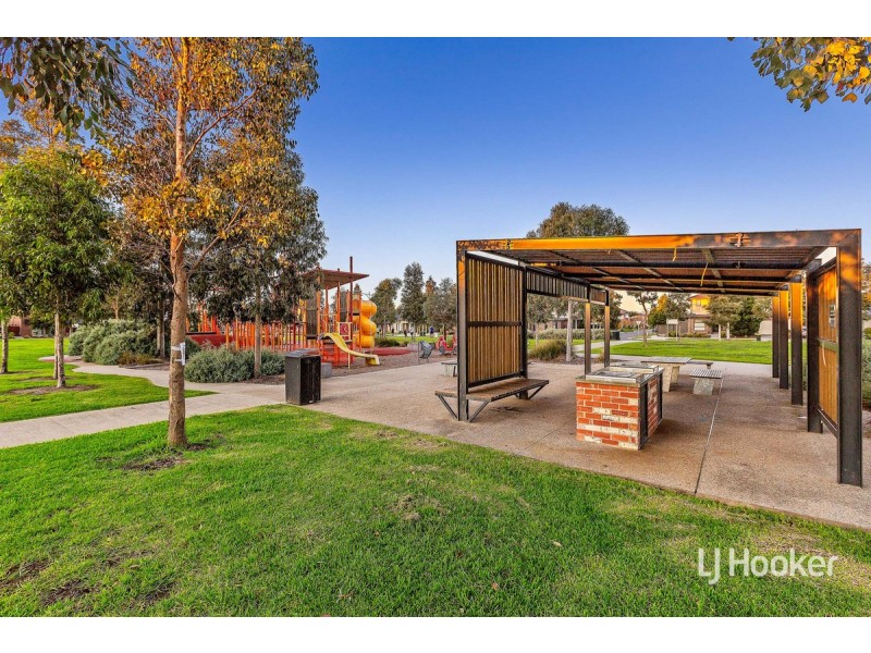 2B Corboy Close, Point Cook VIC 3030