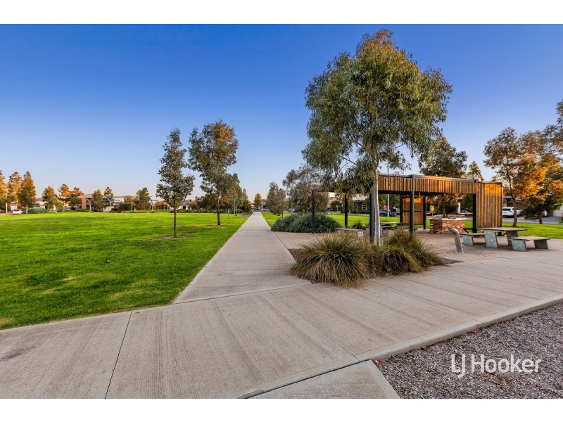 2B Corboy Close, Point Cook VIC 3030