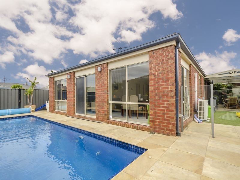 29 Lindsay Gardens, Point Cook VIC 3030