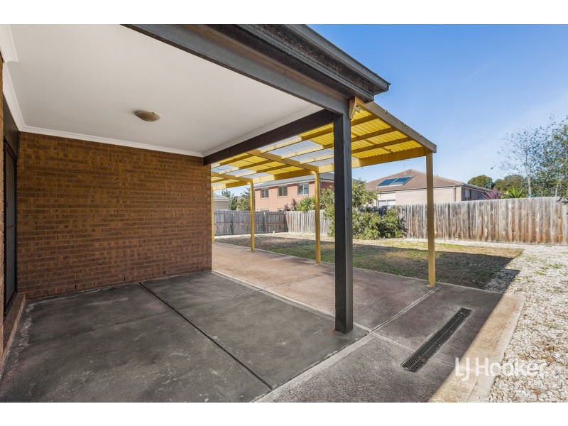 16 Cloudy Crescent, Point Cook VIC 3030