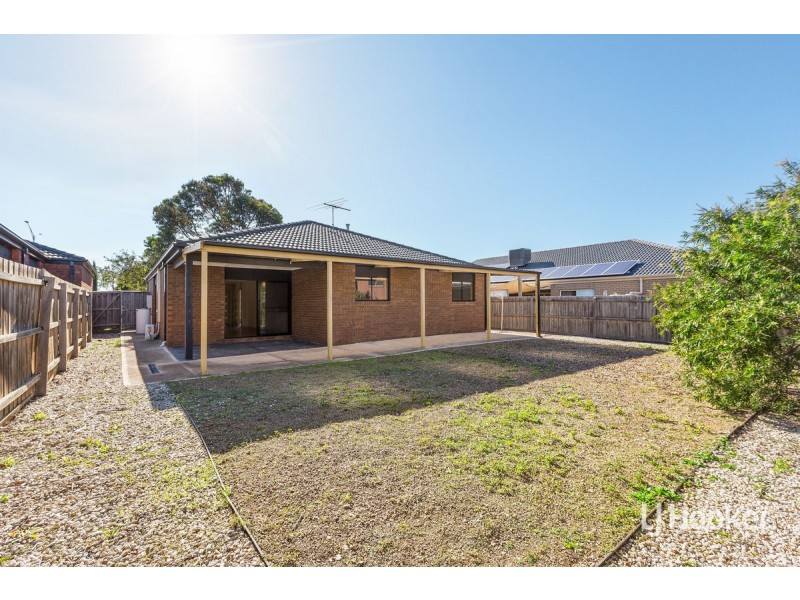 16 Cloudy Crescent, Point Cook VIC 3030