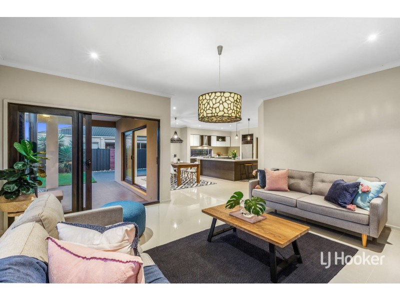 243 Saltwater Promenade, Point Cook VIC 3030