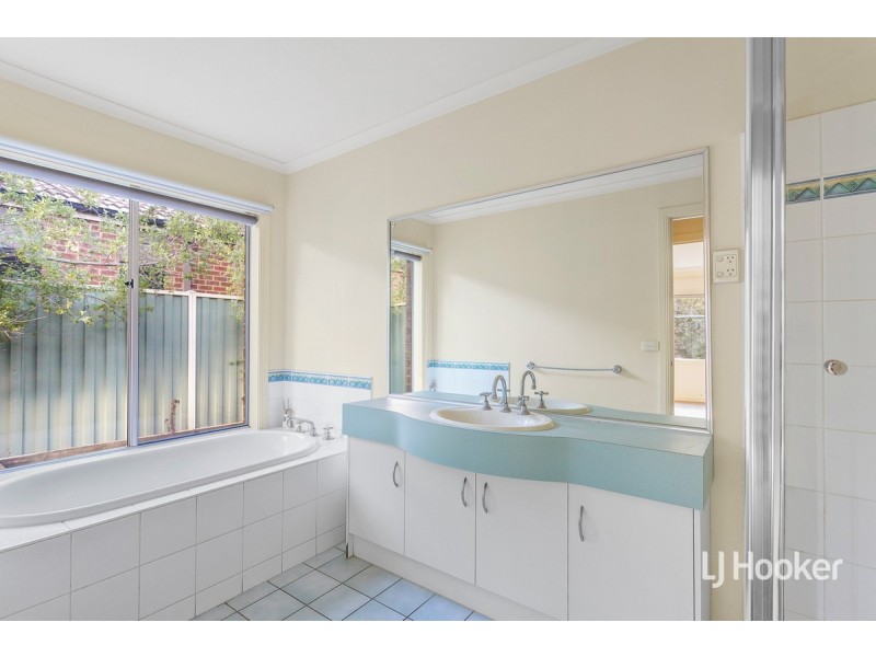 74 Dalkeith Drive, Point Cook VIC 3030