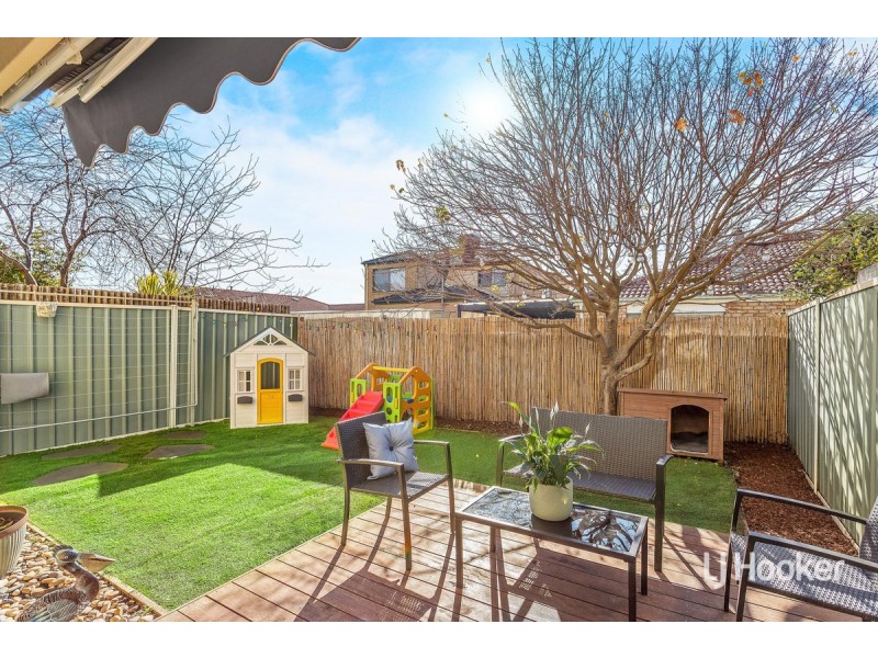 2/14 Mickleton Grove, Point Cook VIC 3030