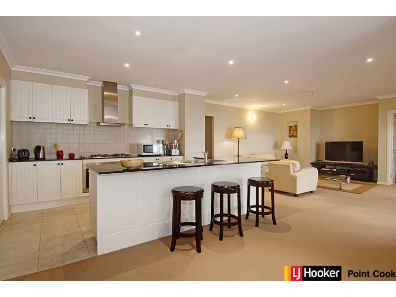 21 Beaurepaire Drive, Point Cook VIC 3030