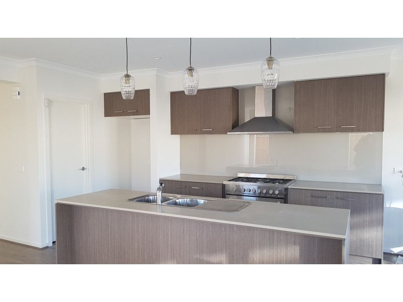 52 Bruckner Drive, Point Cook VIC 3030